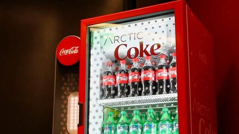 How does Arctic Coke machine work?
