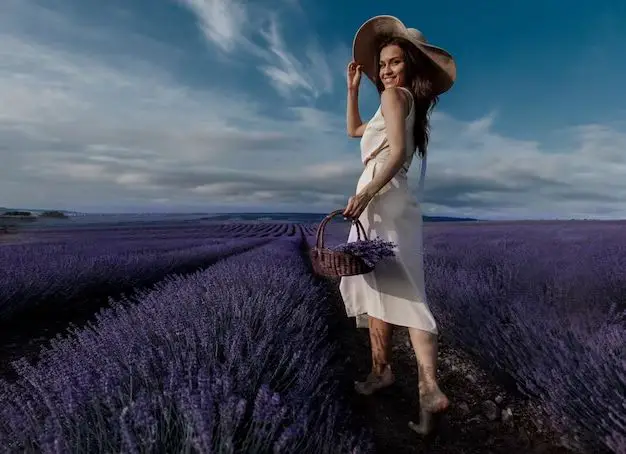 What goes with lavender fashion?